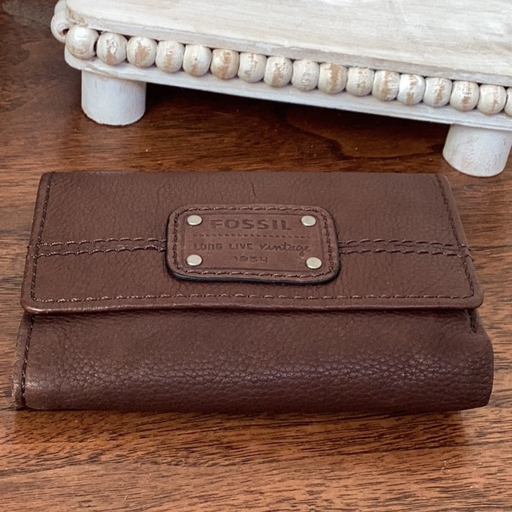 Fossil Vintage Brown cowhide Leather Wallet - Picture 7 of 16